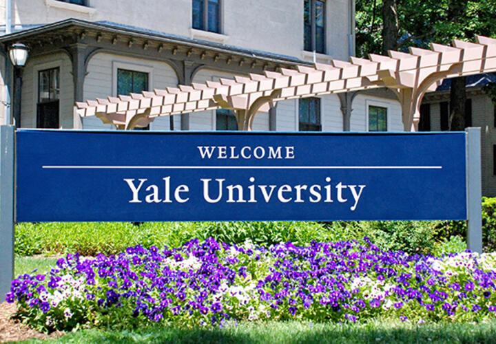 Welcome to Yale sign